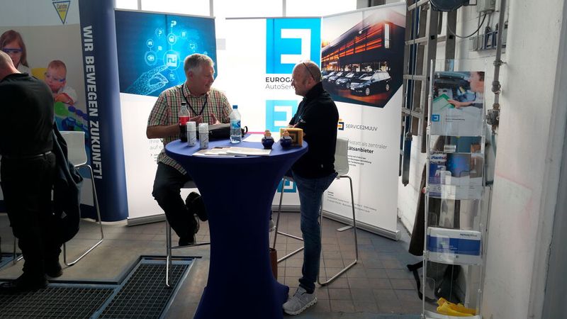 Die Eurogarant Auto Service AG versorgt vornehmlich ihre Aktionäre und die ZKF-Mitgliedsbetriebe mit Ersatzteilen, Dienstleistungen rund um das Schadenmanagement sowie Werkstattersatz- bzw. Firmenwagen.  (Bild: Wenz | VCG)