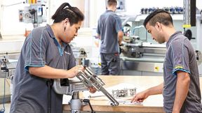 In den Lehrwerkstätten erwerben Auszubildende bereits früh praktische Erfahrungen und vertiefen ihr technisches Know-how. (Bild: Endress+Hauser)