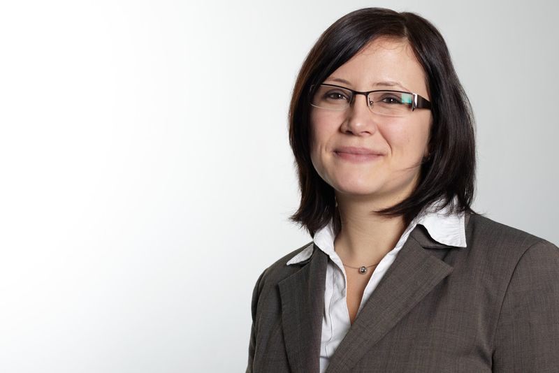 Bild 6: Melanie Rother ist Vertriebsingenieurin in der Anwendungstechnik bei Arnold Umformtechnik. (Bild: Arnold Umformtechnik)