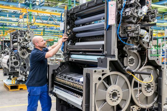 Heidelberger Druckmaschinen blickt hier auf die zurückliegenden Monate und veröffentlicht die auch gleich einige Zahlen ...(Bild:  Heidelberger Druckmaschinen)