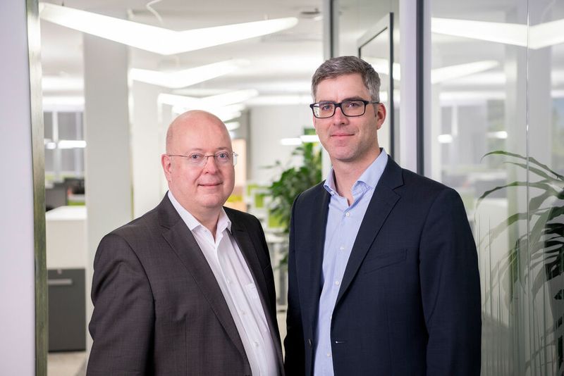 Mark Furtwängler (rechts) unterstützt seit Jahresanfang als Co-CEO Peter Muhr (links), der seit 2008 alleiniger Geschäftsfüphrer der Bühler Motor Gruppe war.  (Bühler Motor / Thomasriese.com)