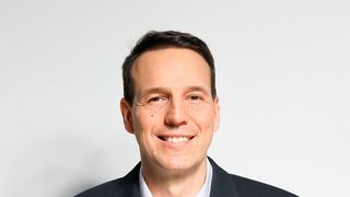 Mario Köhler, Präsident und Vorsitzender der Geschäftsführung von Toyota Deutschland, hält für 2025 noch an den 100.000 Pkw- und Nutzfahrzeugzulassungen fest – es fehlen noch 14.000 Einheiten zur Zielerreichung. (Bild: Toyota)
