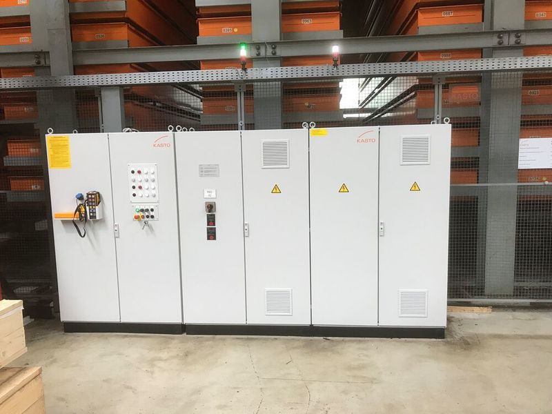 Das macht es möglich, bei einem Lager-Retrofit nicht das ganze System austauschen zu müssen, sondern meist nur die Steuerungstechnik nebst Schaltschränken, betont Kasto. (Kasto)