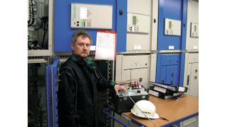 Erich Wollny kümmert sich um die Erstinbetriebsetzung von Neuanlagen bei EVU und Industriekunden und diversen Stadtwerken. (Bild: Siemens)