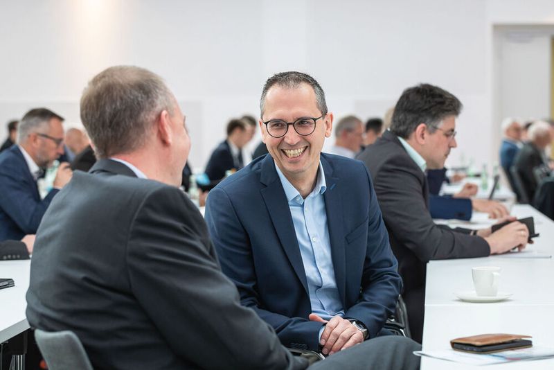 Der Vortrag startet gleich: Andreas Eschbach, CEO des gleichnahmigen Unternehmens (Bild: Bausewein / PROCESS)