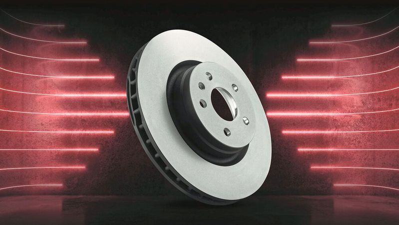 Viele Zulieferer bieten bereits Bremsenteile für Tesla auf dem freien Ersatzteilmarkt an – wie TRW diese Bremsscheibe für das Model S.(Bild:  ZF)