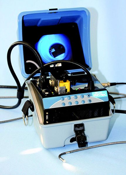 Bild 3: Die Video-Endoskope mit tragbarem Prozessorteil und integrierter Kaltlichtquelle sind optional mit Batteriepack zur autarken Energieversorgung erhältlich.  Bild: Eltrotec (Archiv: Vogel Business Media)