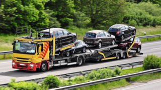 Der Zukauf von Gebrauchtwagen ist kompliziert geworden. Früher selbstverständliche Quellen sind versiegt. Der Handel muss jetzt beim Zukauf flexibler und agiler agieren. (Bild: Marco2811 - Fotolia)