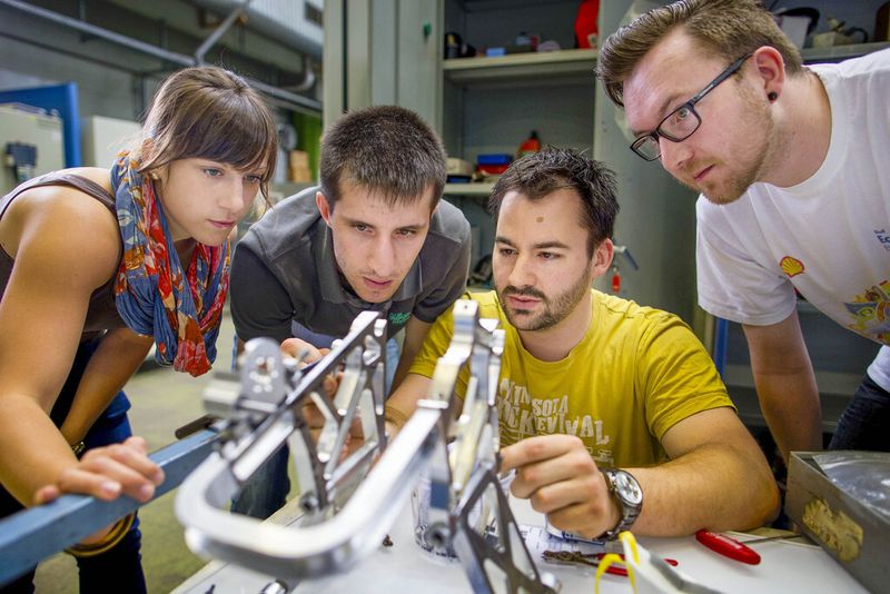 Dazu optimiert das Team ProTRon an allen möglichen Stellen des Fahrzeugs (Shell)