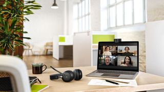 Mit der intelligenten Kamera PanaCast 20 reagiert Jabra auf die erhöhte Nachfrage an Lösungen für die hybride Arbeitswelt. (Jabra)