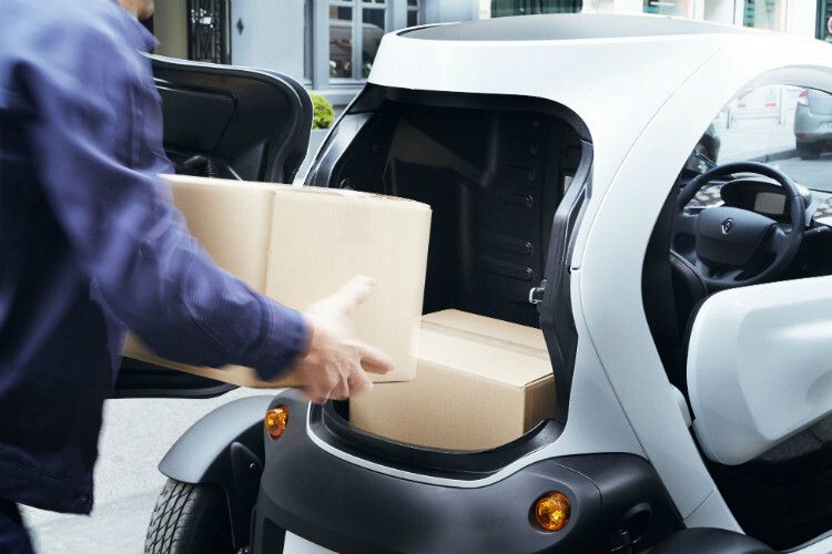 Laut Renault lassen sich zwei Getränkekästen problemlos übereinander stapeln. (Foto: Renault)