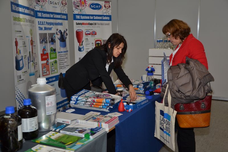 Impressionen der Lab-Supply Hamburg vom 29. Oktober 2019  Die letzte Lab-Supply Messe 2019 fand in der MesseHalle Hamburg-Schnelsen statt. Impressionen vom Messetag sowie einige Besucherstimmen finden Sie in dieser Bildergalerie. Die nächste Lab-Supply ist am 18. März 2020 in Frankfurt am Main. Lese-Empfehlung: Nachbericht zum erfolgreichen Auftakt der Lab-Supply in Wien. (LABORPRAXIS, C. Lüttmann)