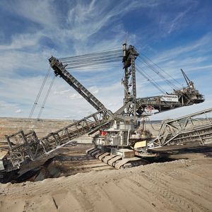 Spezialisten für Großes: Das Technikzentrum der RWE AG hat sich mittlerweile nicht nur mit unternehmensinternen Großprojekten (im Bild ein Schaufelradbagger), sondern ebenso mit Instandhaltungsleistungen für externe Kunden einen Namen gemacht.