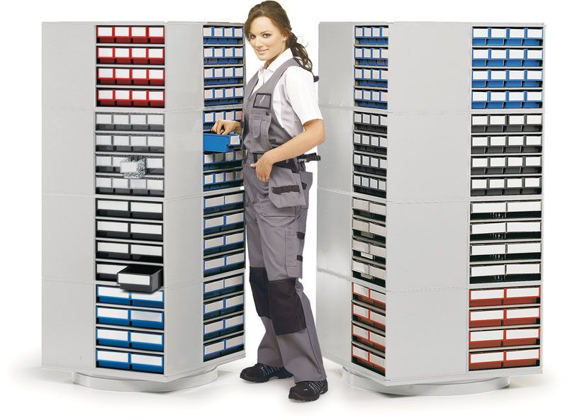 Spacemiser_with_girl_16_300_16_400 ()