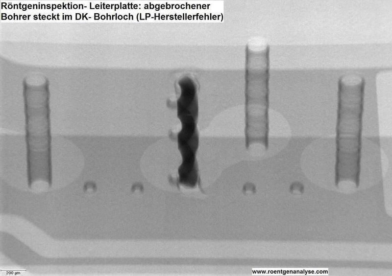 Fertigungsfehler beim Leiterplattenhersteller: In der Durchkontaktierung steckt ein abgebrochener Bohrer (Archiv: Vogel Business Media)