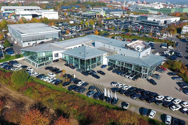 Leicht steigende Neuwagenabsätze bei stagnierender Nachfrage nach E-Autos, Zunahme bei Hybridfahrzeugen und weiterhin großes Interesse an Dieselfahrzeugen – so waren die Erfahrungen der Rhein-Gruppe im Jahr 2018. Im nächsten Jahr möchte die Firmengruppe ihre Aktivitäten noch mehr Richtung Gewerbekunden ausweiten. (Rhein-Gruppe)