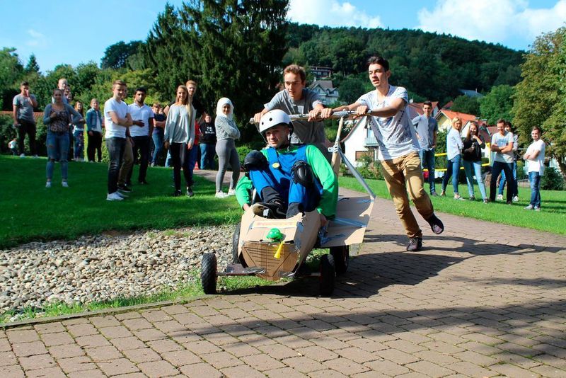 Die Teamarbeit „Pimp my Seifenkiste“ war ein Bestandteil der Pirelli-Einführungswoche. (Pirelli)