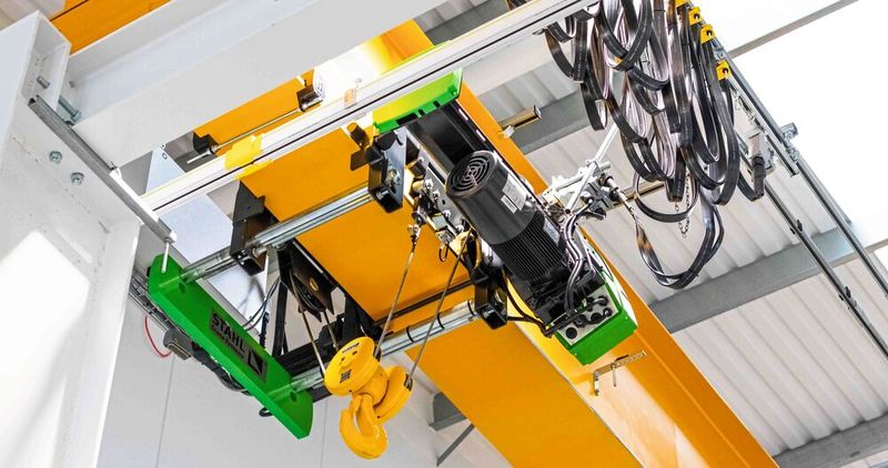 Die Hebezeuge von Stahl Cranesystems bieten bespielsweise bei Oxford Flow 5.000 Kilogramm Traglast über eine Brückenlänge von 24 Metern. (Bild: Stahl Cranesystems)