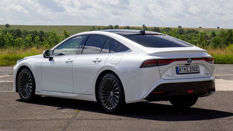 Die Dachlinie fällt flach nach hinten ab. (Bild: Harald Dawo)