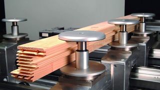 In der Holzindustrie hält aktuell die dritte Generation servopneumatischer Antriebe von Festo Einzug. (Archiv: Vogel Business Media)