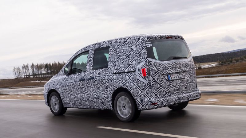 Noch fährt der Citan mit Tarnfolie umher. (Bild: Mercedes)