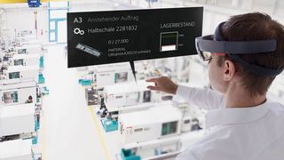 Centigrade konzipierte ein Virtual-Reality-Setup, mit dem Tester in die Rolle eines Schichtführers in einer Festo Werkshallen per AR-Datenbrillen schlüpfen können. (Centigrade)