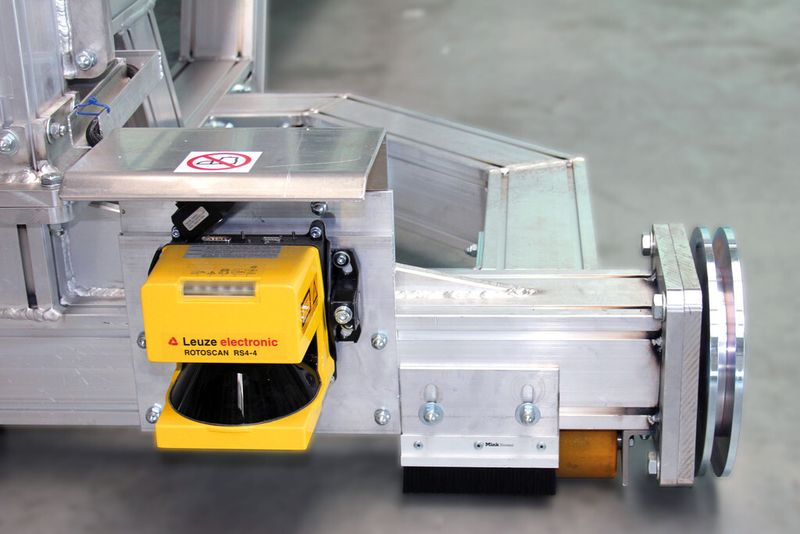 Laserscanner mit Auto-Stopp-Funktion sorgen für höchste Sicherheit beim Verfahren und im Betrieb der Arbeitsbühne. (Bild: Günzburger Steigtechnik)