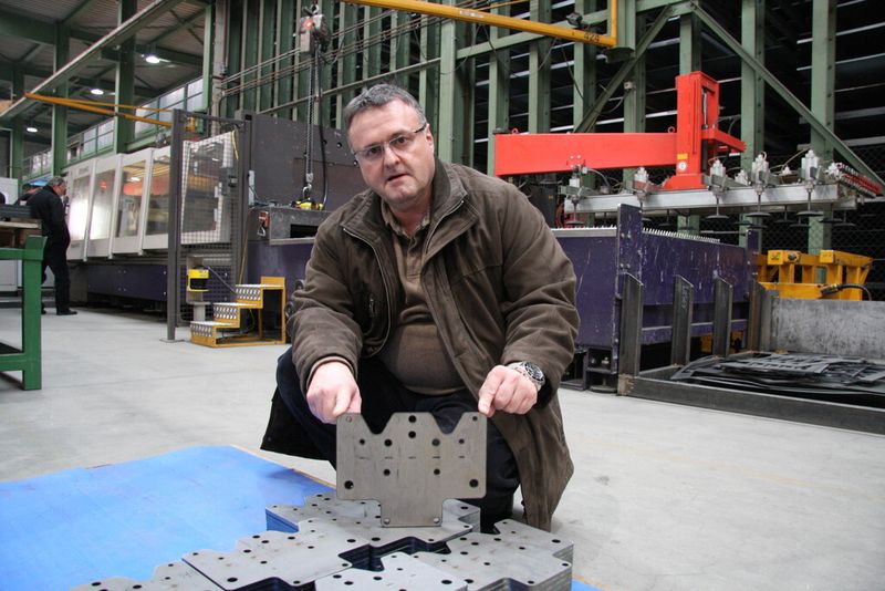 Jörg Senn, Geschäftsfeldleiter Blechbearbeitungs-Center, Kran & Transporte und Mitglied des Verwaltungsrats: „Die ByAutonom lief von Anfang an einwandfrei.“ (Bild: L.Meister)
