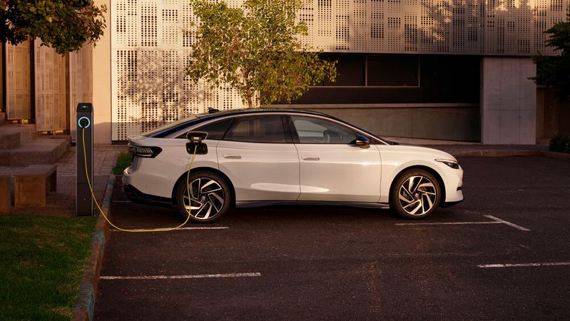 Der VW ID 7 ist der jüngste Spross in Volkswagens Elektro-Familie. (Bild:  Autoren-Union Mobilität/Volkswagen)