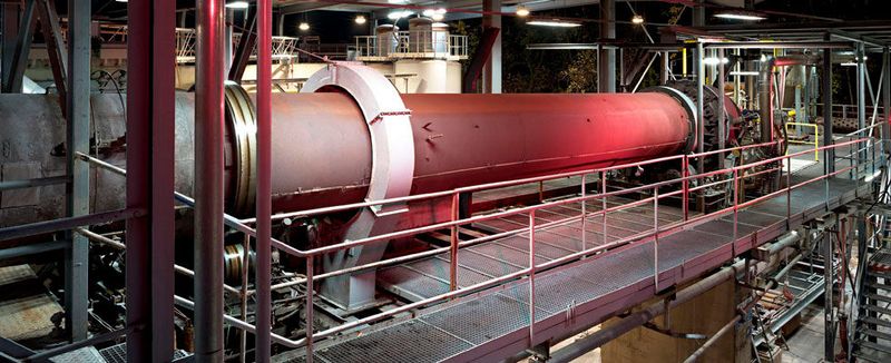 Ibu-tec plant am neuen Standort Bitterfeld mittels der Technologieplattform aus Drehrohröfen und Pulsationsreaktoren vor allem die Produktion in den Bereichen Rohmaterialien für Batteriewerkstoffe und chemische Katalysatoren. (Ibu-tec)