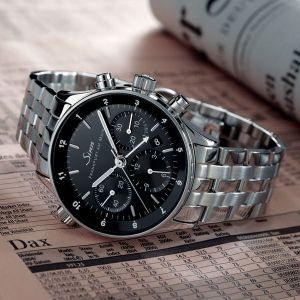 Abbildung 1: Die Frankfurter Finanzplatzuhr – Modell 6000 von Sinn Spezialuhren (Sinn Spezialuhren)