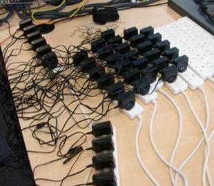 Iridis Pi: Supercomputer bestehend aus 64 Raspberry Pi und Lego-Steinen, erbaut von Professor Simon Cox von der Universität Southampton und seinem Team (Bild: Glenn Harris)