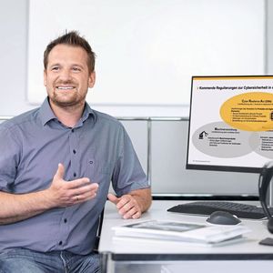 Matthias Kuczera, Fachexperte für Funktionale Sicherheit – Normen bei Pilz GmbH & Co. KG

 (Bild: Pilz GmbH & Co. KG)