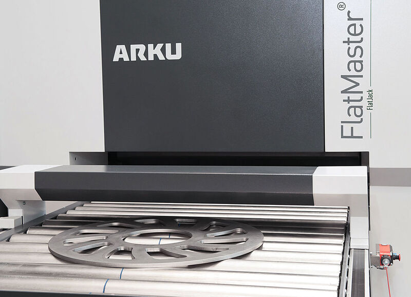 Der neue «FlatJack» von Arku kontrolliert die Ebenheit von Stanz-, Laser- und Brennteilen schnell, genau und mit geringem Aufwand. (Arku)