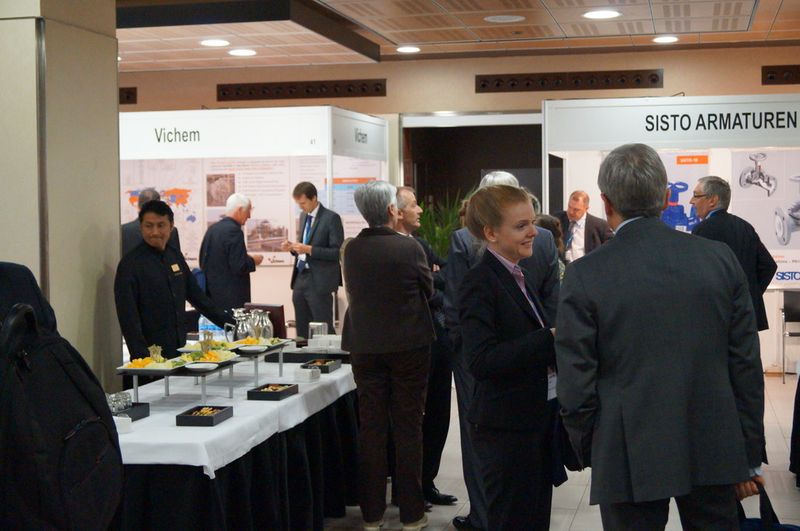 The accompanying exhibition showed technology companies, chlorine producers and component suppliers engaging in vivid discussions. (Picture: PROCESS)