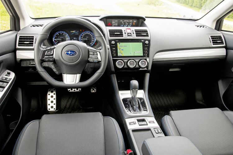 Ansehnliches Cockpit: Der Fahrerarbeitsplatz präsentiert sich übersichtlich und gut aufegräumt. (Foto: Subaru)