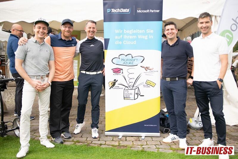 Von links: Christoph Karas (CL IT), Manuel Machata (Bobpilot), Michael Görner, Christian Oeckerath und Benedikt Pichotka (alle Tech Data) (Stephan Dietl)