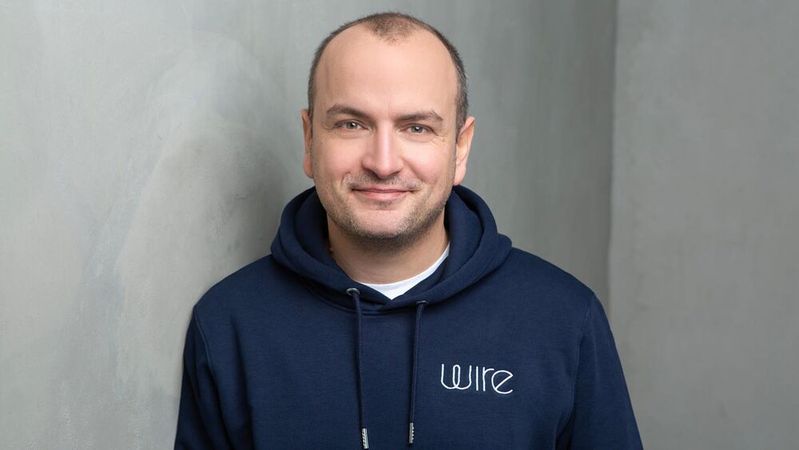 Wire-CEO Benjamin Schilz: „Collaboration-Sicherheit hängt nicht mehr von einzelnen Tools ab, sondern davon, ob Firmen sensible Kommunikation, externe Zusammenarbeit und regulatorische Anforderungen zusammendenken.“(Bild:  Wire)