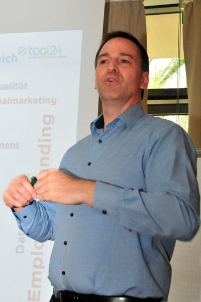 Claus Reutter befasste sich mit dem Personalmanagement in Autohäusern. (Foto: Büttner/Redaktion »kfz-betrieb«)