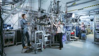 Forscher am KIT können jetzt Einblicke ins Ladegeschehen von Lithium-Ionen-Batterien live und mit weniger Aufwand erleben. Möglich macht es das neue Messsystem Napxas, das mit Synchrotronstrahlung arbeitet.  (Bild: KIT)