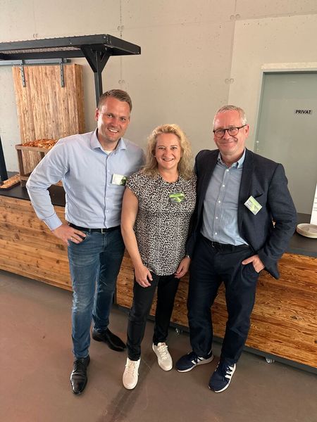 Marko Horn und Cornelia Fetzer (Ingram Micro) und Carsten Dreißig (ACER) sind auf der Suche nach Franzbrötchen (Bild: Vogel IT-Medien)