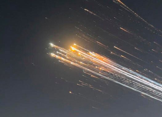 Das blieb vom oberen Teil des Starhip von Space X beim siebten Testflug. Im oberen Teil brach ein Feuer aus und das System löste sich vom Unterteil. Doch man sieht das nicht als dramatischen Fehlschlag an ...(Bild:  Space X)