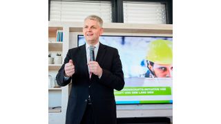 Staatssekretär Christoph Dammermann des Ministeriums für Wirtschaft, Innovation, Digitalisierung und Energie des Landes Nordrhein-Westfalen (MWIDE) bei der Kick-Off-Veranstaltung der Initiative. (In-4-Climate-NRW)