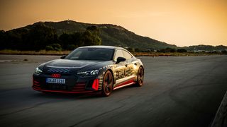 Im Frühjahr 2021 wird die Audi Sport GmbH den rund 650 PS starken RS E-Tron GT auf den Markt bringen. (Bild: AUDI)