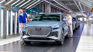 Von einem zwischenzeitlichen Produktionsstopp bei Audi ist unter anderem der Q4 E-Tron betroffen. (Audi)