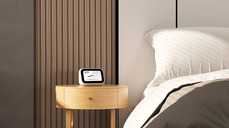 Xiaomi launcht auch eine Smart Clock. Der 3,97 Zoll große Farb-Touchscreen zeigt Uhrzeit, Wetter und Kalender an und funktioniert darüber hinaus als digitaler Fotorahmen. (Xiaomi)