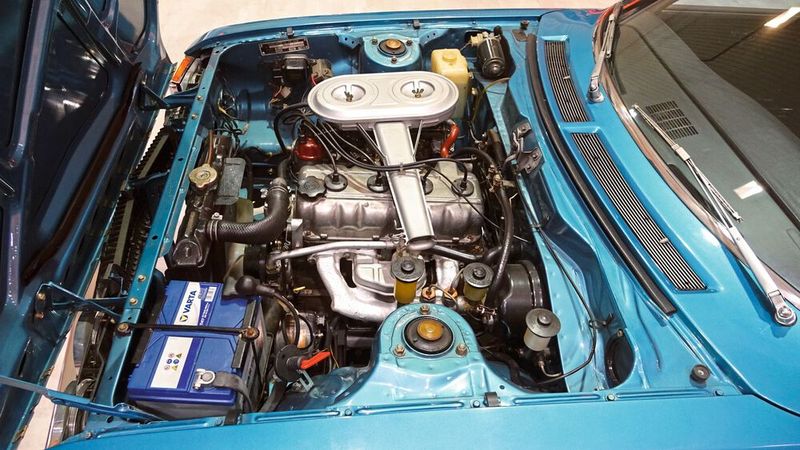 Daneben gab es die Celica auch „LT“ mit Einzelvergaser. Beide Varianten boten serienmäßig ein 5-Gang-Getriebe. (Bild: Dominsky – »kfz-betrieb« )