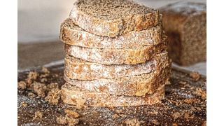 Krümel und Brotreste haben schon unsere Großeltern für Paniermehl und Semmelklöße weiterverwendet. Was früher selbstverständlich war, heißt heute „Upcycled Ingredients“ und fasst in der Lebensmittelindustrie zunehmend Fuß. So wird Lebensmittelverschwendung reduziert. (Symbolbild) (Bild: frei lizenziert, Delfina Cocciardi)
