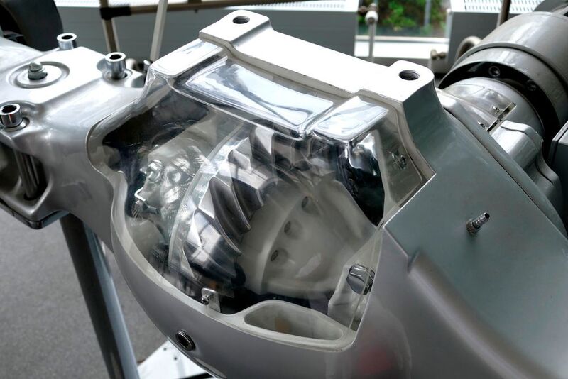 Im Mercedes-Benz Werk Gaggenau fertigt und montiert die Daimler AG Aggregate und Komponenten für Fahrzeuge, insbesondere Antriebe und Antriebskomponenten für schwere Lkws und Nutzfahrzeugachsen. (Kuhn)