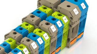 Baureihen aus der Schraubanschluss-Klemmenfamilie SRK sind jetzt auch für Aderquerschnitte von 16 bis 120 mm² erhältlich. (Bild: Conta Clip)